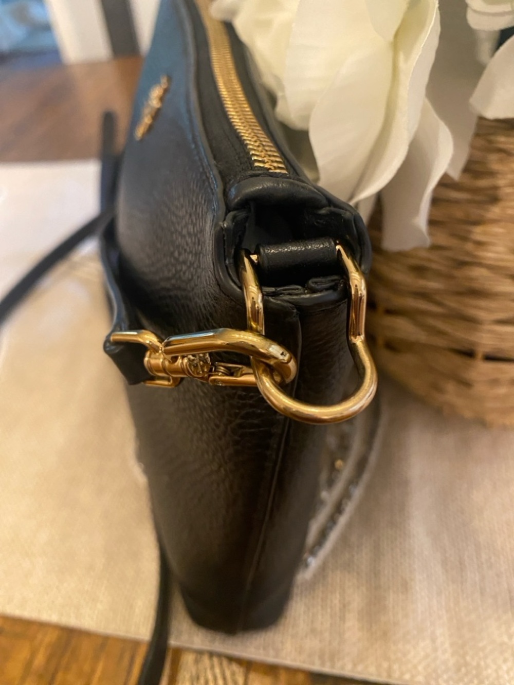 Tory Burch Black Pebbled Leather Logo Crossbody - Picture 5 of 16